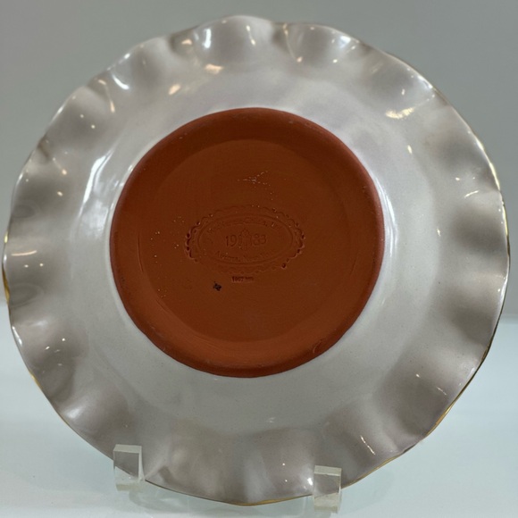 MacKenzie Childs Set of four Honeymoon  Luncheon plates ruffled  9" wide - Picture 4 of 8